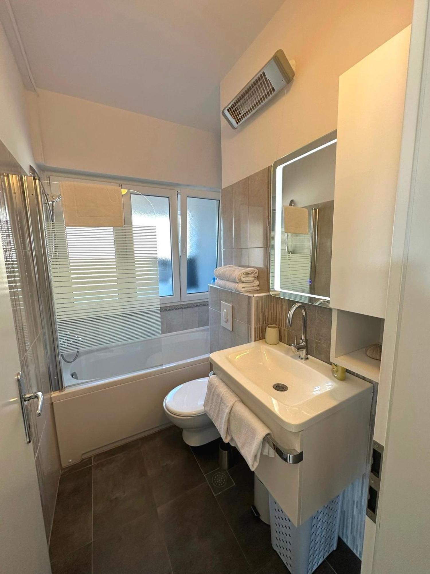Spacious 3Bdr App In Center "Sunny Bayside" Ζαντάρ Εξωτερικό φωτογραφία